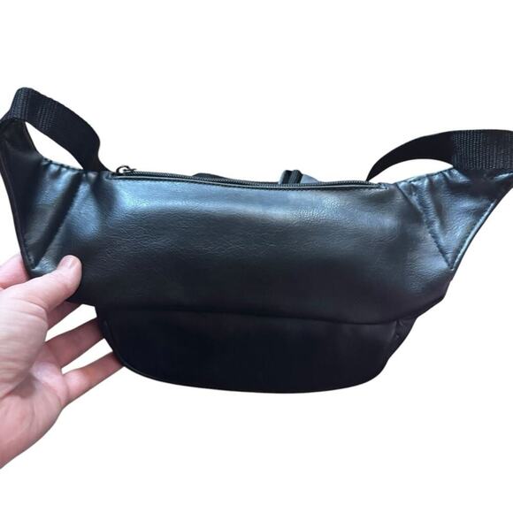 VTG Bellagio Hotel and Casino Faux Leather Embroidered Fanny Pack Belt Bag OS - Picture 10 of 10